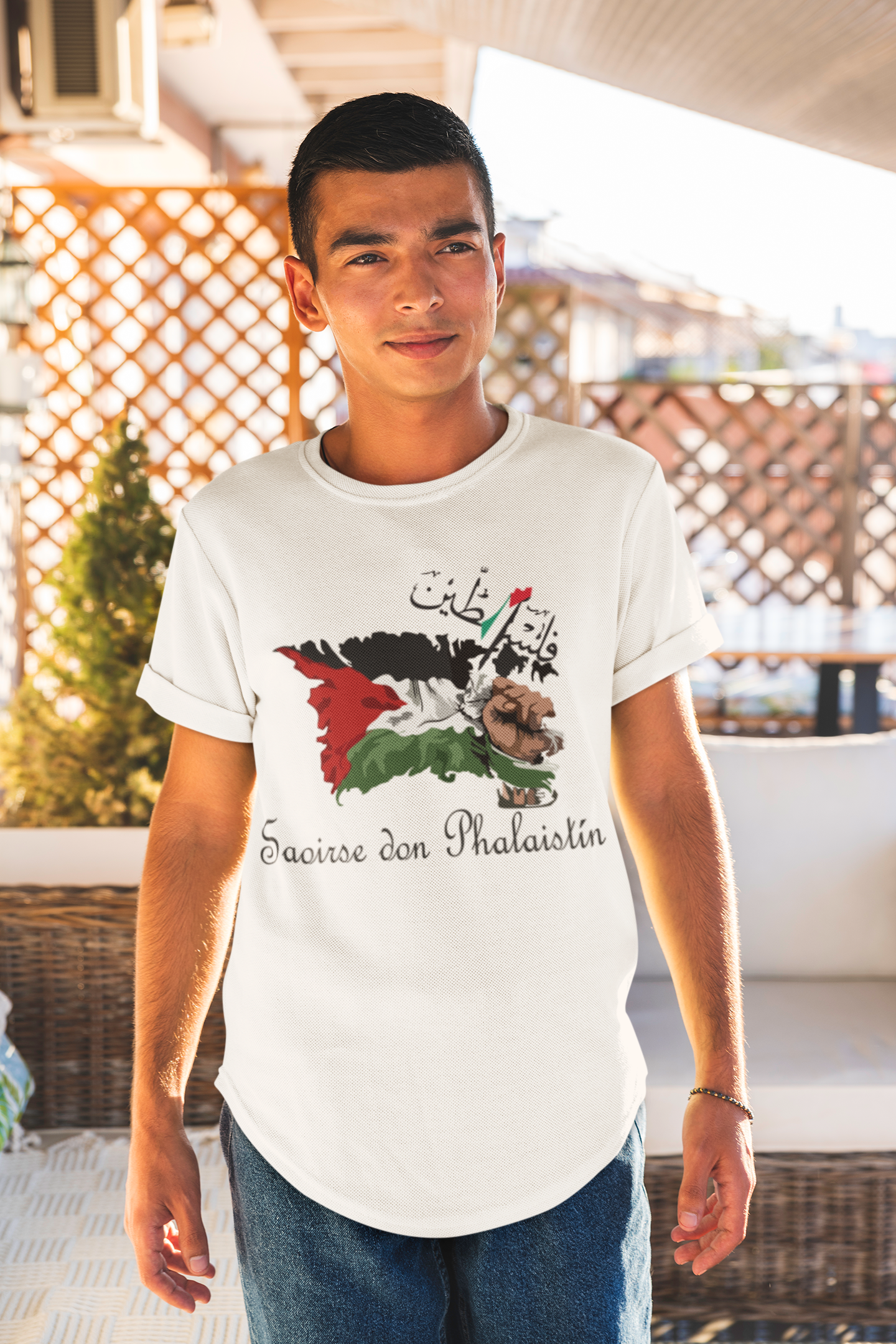 Irish solidarity t-shirt supporting Palestine with Saoirse don Phalaistín message.